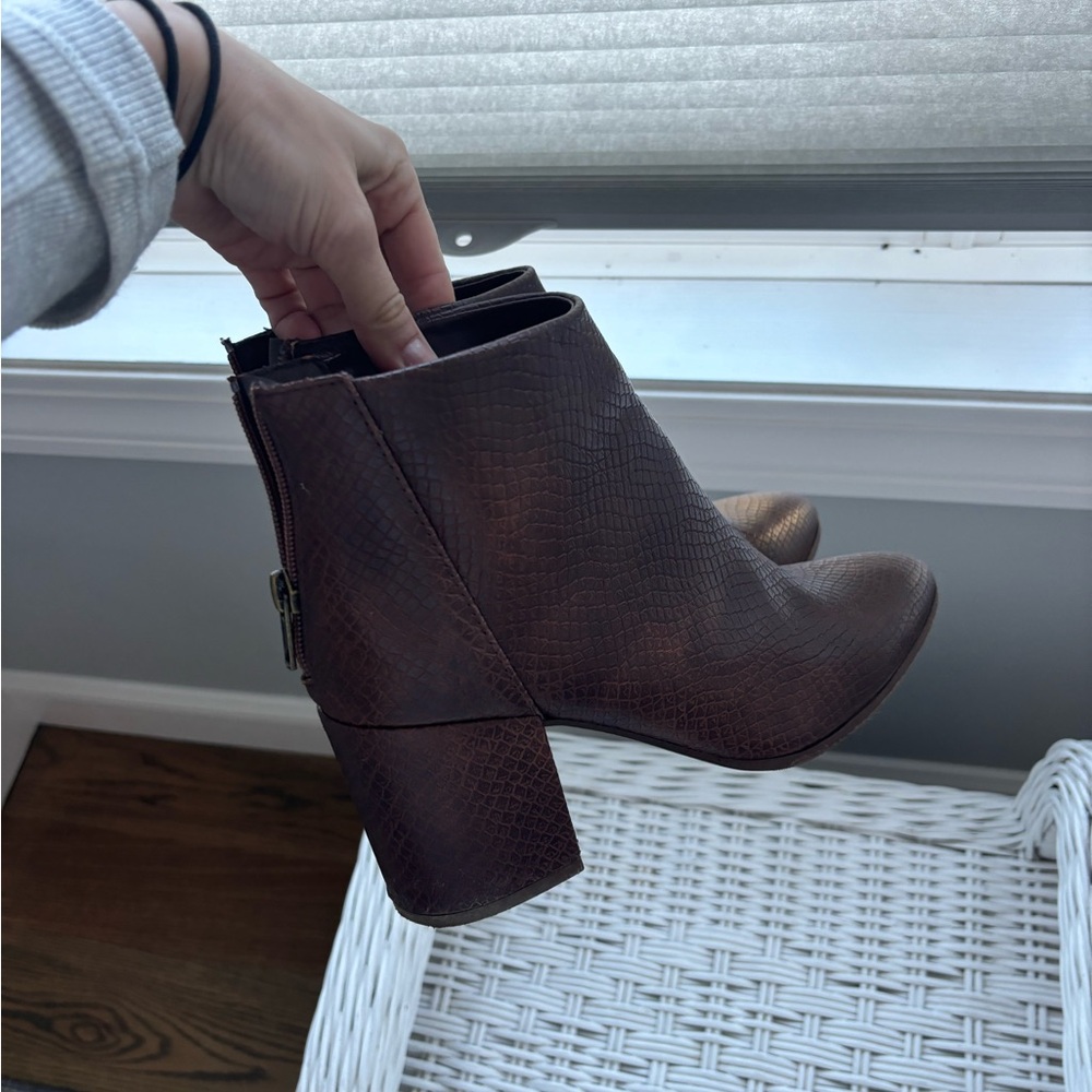 Boots Size 7.5